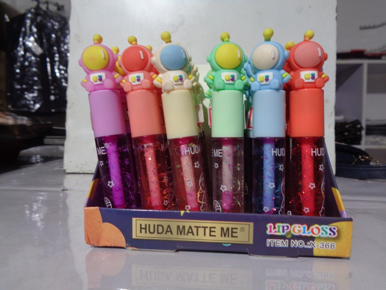 HUDA MATTE ME LIP GLOSS