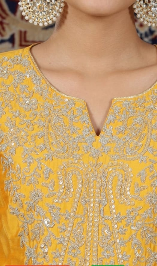 BRABDED KURTA SET FOR WOMEN