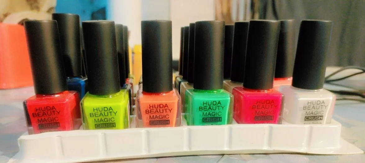 HUDA BEAUTY MAGIC CRUSH NAIL POLISH